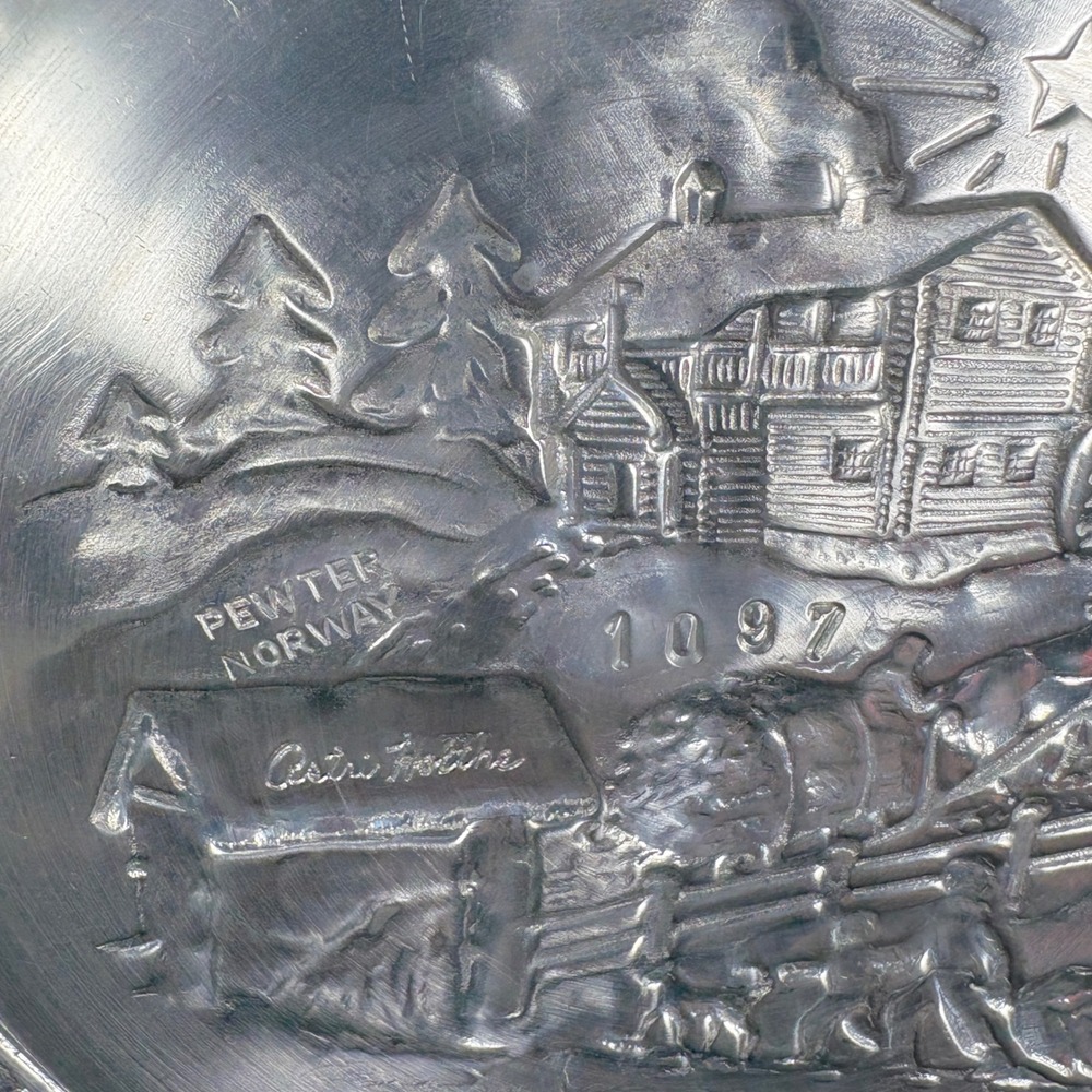 A.‎ Holthe Norway Pewter Plate Julen 1979 Christmas Plate 7th Edition Tags Box - Picture 5 of 13